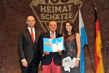 Heimatminister Albert Füracker und Kunstministerin Prof. Dr. med. Marion Kiechle prämieren 100 Heimatschätze